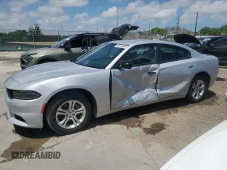 2023 Dodge Charger SXT z VIN 2C3CDXBG7PH529279, wystawiony jako Copart lot #55828515 z przebiegiem Nie podano mil oraz Nie do naprawy. Historia ofert i sprzedaży dostępna na DreamBid. Obrazek 1.