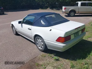 1994 Mercedes-Benz SL 5.0L z VIN WDBFA67E9RF096490, wystawiony jako IAAI lot #42377045 z przebiegiem 102 846 mil mil oraz . Historia ofert i sprzedaży dostępna na DreamBid. Obrazek 3.