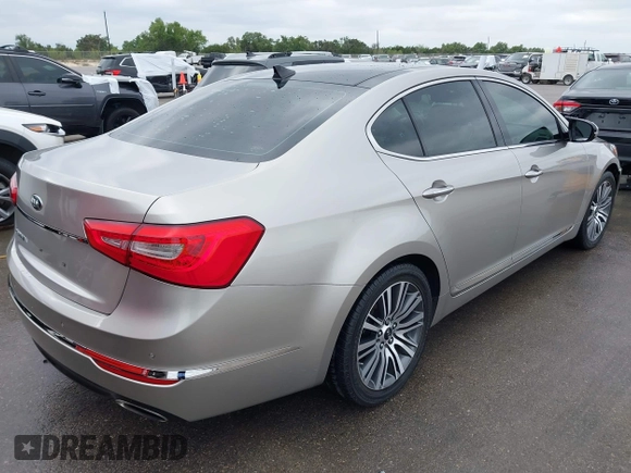 2014 Kia Cadenza Limited with VIN KNALN4D71E5137744, listed as a IAAI auction lot 42063014 with 61,310 mi miles. Bid and sale history available at carsss.com. Image 4.