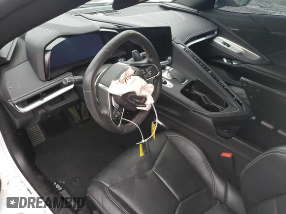 2021 Chevrolet Corvette 1LT with VIN 1G1YA2D48M5104990, listed as a Copart auction lot 84290384 with 39,345 mi miles and Salvage Title. Bid and sale history available at carsss.com. Image 8.