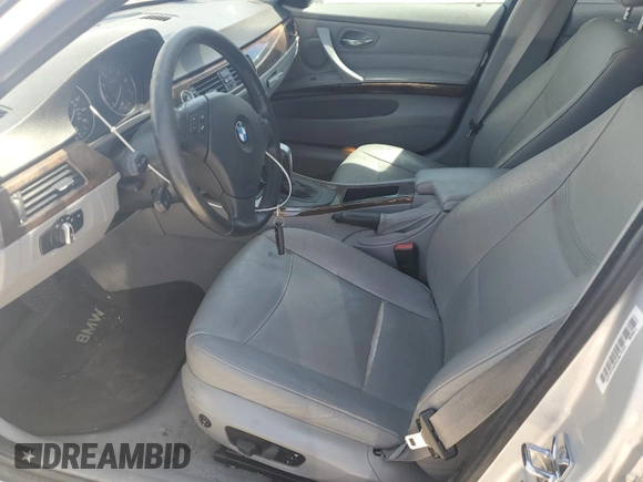2009 BMW 3 Series 328i с VIN WBAPH77589NL83538, выставлен на аукционе Copart как лот 60836375 с пробегом 192 384 миль миль и Списание • Salvage title. История ставок и продаж доступна на DreamBid. Изображение 7.