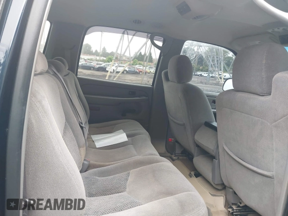 2004 Chevrolet Suburban LS with VIN 3GNGK26U54G243441, listed as a IAAI auction lot 42706672 with 124,306 mi miles and . Bid and sale history available at DreamBid. Image 8.