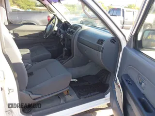 2004 Nissan Frontier XE z VIN 1N6ED27TX4C422297, wystawiony jako IAAI lot #41702614 z przebiegiem 183 558 mil mil oraz . Historia ofert i sprzedaży dostępna na DreamBid. Obrazek 5.
