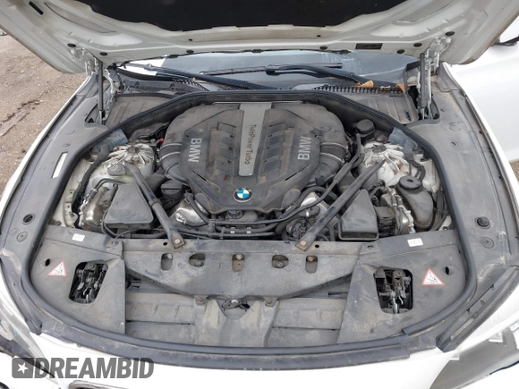 2013 BMW 7 Series 750Li xDrive with VIN WBAYF8C59DD141068, listed as a IAAI auction lot 41868043 with 92,727 mi miles. Bid and sale history available at carsss.com. Image 10.