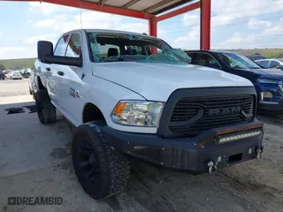2018 Ram 2500 Tradesman with VIN 3C6UR5CL0JG121853, listed as a IAAI auction lot 41698434 with 61,443 mi miles. Bid and sale history available at carsss.com. Image 1.