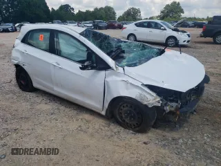 2016 Hyundai Elantra GT with VIN KMHD35LH6GU282795, listed as a Copart auction lot 61794234 with 0 mi miles and Salvage Title. Bid and sale history available at carsss.com. Image 4.