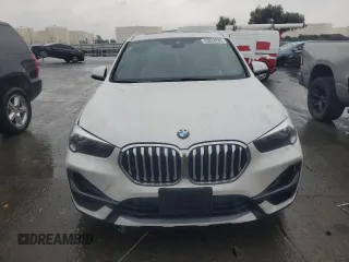 2022 BMW X1 xDrive28i z VIN WBXJG9C02N5V14574, wystawiony jako Copart lot #43834285 z przebiegiem 63 266 mil mil oraz Szkoda całkowita • Salvage title. Historia ofert i sprzedaży dostępna na DreamBid. Obrazek 5.