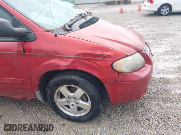 2005 Dodge Caravan SXT with VIN 2D4GP44L35R127086, listed as a IAAI auction lot 42135667 with 78,262 mi miles and . Bid and sale history available at carsss.com. Image 12.