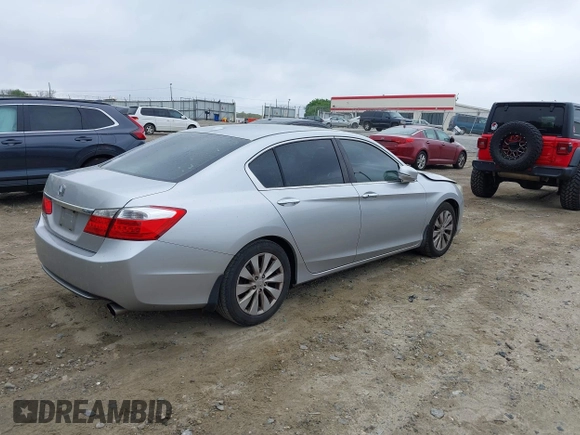 2013 Honda Accord Sdn EX-L with VIN 1HGCR2F86DA114954, listed as a IAAI auction lot 41919216 with 212,819 mi miles. Bid and sale history available at carsss.com. Image 4.
