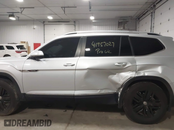 2018 Volkswagen Atlas 3.6L V6 SEL with VIN 1V2MR2CA5JC521172, listed as a IAAI auction lot 41957029 with 108,439 mi miles. Bid and sale history available at carsss.com. Image 14.