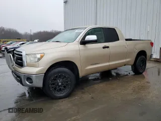 2010 Toyota Tundra с VIN 5TFUM5F10AX014072, выставлен на аукционе Copart как лот 77487074 с пробегом 151 625 миль миль и Списание • Salvage title. История ставок и продаж доступна на DreamBid. Изображение 1.