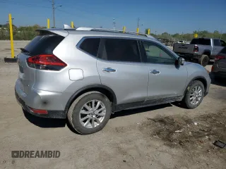 2017 Nissan Rogue SV z VIN KNMAT2MT0HP573690, wystawiony jako Copart lot #56363335 z przebiegiem 177 919 mil mil oraz Czysty tytuł • Clean title. Historia ofert i sprzedaży dostępna na DreamBid. Obrazek 3.