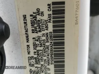 2010 Pontiac Vibe 1SA with VIN 5Y2SP6E8XAZ412803, listed as a Copart auction lot 61876895 with 105,582 mi miles and Salvage title. Bid and sale history available at DreamBid. Image 13.