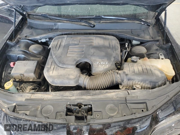 2018 Chrysler 300 S z VIN 2C3CCAGG7JH141811, wystawiony jako Copart lot #53568055 z przebiegiem 140 220 mil mil oraz Szkoda całkowita • Salvage title. Historia ofert i sprzedaży dostępna na DreamBid. Obrazek 11.