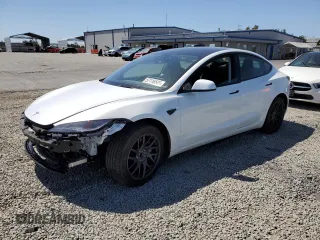 2025 Tesla Model 3 Long Range z VIN 5YJ3E1EA8SF903460, wystawiony jako Copart lot #57116545 z przebiegiem 5 147 mil mil oraz Szkoda całkowita • Salvage title. Historia ofert i sprzedaży dostępna na DreamBid. Obrazek 1.