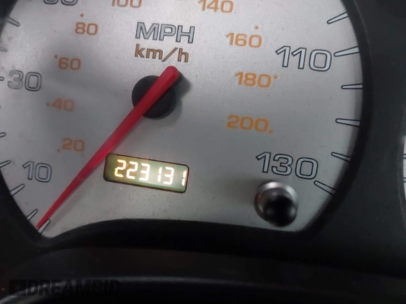 2003 Saturn LS z VIN 1G8JU54F43Y567140, wystawiony jako IAAI lot #41228090 z przebiegiem 223 131 mil mil oraz . Historia ofert i sprzedaży dostępna na DreamBid. Obrazek 16.