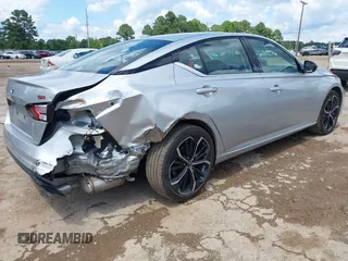 2024 Nissan Altima SR z VIN 1N4BL4CVXRN370456, wystawiony jako IAAI lot #42152499 z przebiegiem 30 007 mil mil oraz . Historia ofert i sprzedaży dostępna na DreamBid. Obrazek 4.
