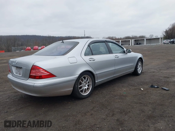 2003 Mercedes-Benz S-Class 4.3L with VIN WDBNG70J03A331144, listed as a IAAI auction lot 42013506 with 1 mi miles. Bid and sale history available at carsss.com. Image 4.
