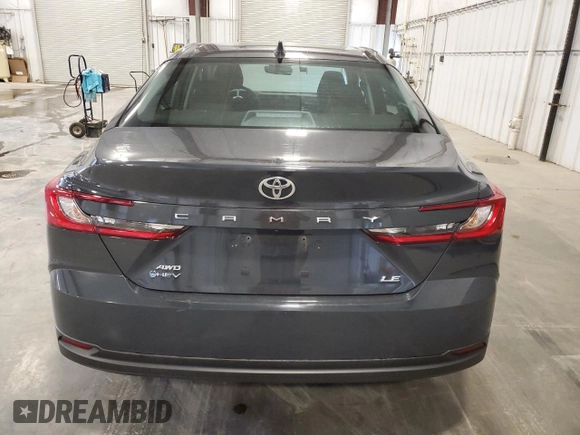 2025 Toyota Camry LE z VIN 4T1DBADK1SU004983, wystawiony jako Copart lot #57421665 z przebiegiem 8 122 mil mil oraz Czysty tytuł • Clean title. Historia ofert i sprzedaży dostępna na DreamBid. Obrazek 6.