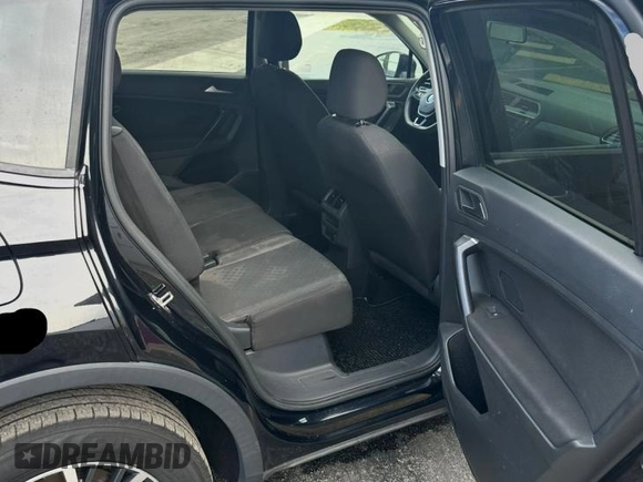 2021 Volkswagen Tiguan S with VIN 3VV1B7AX9MM105997, listed as a Copart auction lot 60985105 with 146,399 mi miles and Clean title. Bid and sale history available at DreamBid. Image 6.