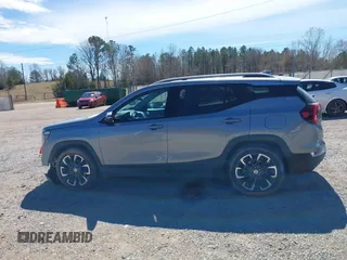 2023 GMC Terrain SLT z VIN 3GKALPEG0PL253752, wystawiony jako IAAI lot #41728046 z przebiegiem 35 829 mil mil oraz . Historia ofert i sprzedaży dostępna na DreamBid. Obrazek 14.
