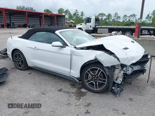 2022 Ford Mustang EcoBoost z VIN 1FATP8UH7N5101141, wystawiony jako IAAI lot #42656799 z przebiegiem 38 887 mil mil oraz . Historia ofert i sprzedaży dostępna na DreamBid. Obrazek 1.