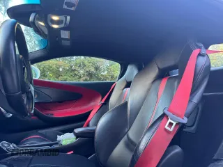 2016 McLaren 570S z VIN SBM13DAA2GW000588, wystawiony jako Copart lot #81412784 z przebiegiem 50 200 mil mil oraz Tytuł czysty. Historia ofert i sprzedaży dostępna na DreamBid. Obrazek 6.