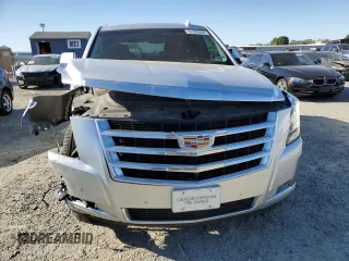 2020 Cadillac Escalade Luxury z VIN 1GYS4BKJ2LR127115, wystawiony jako Copart lot #70709034 z przebiegiem 88 210 mil mil oraz Szkoda całkowita • Salvage title. Historia ofert i sprzedaży dostępna na DreamBid. Obrazek 5.