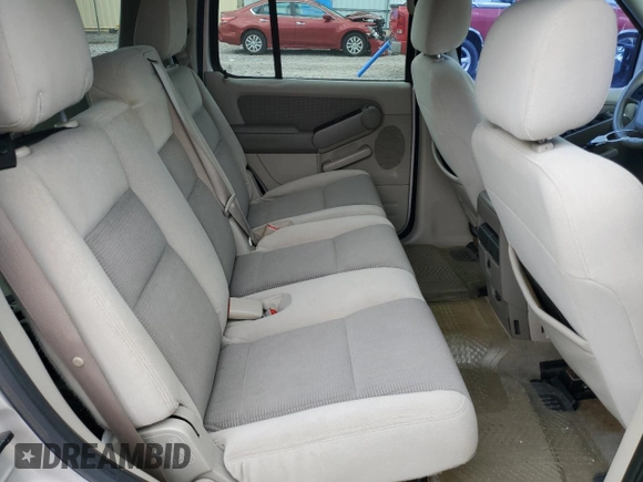 2006 Ford Explorer XLT z VIN 1FMEU63E66ZA29135, wystawiony jako Copart lot #54723255 z przebiegiem 202 815 mil mil oraz Czysty tytuł • Clean title. Historia ofert i sprzedaży dostępna na DreamBid. Obrazek 11.