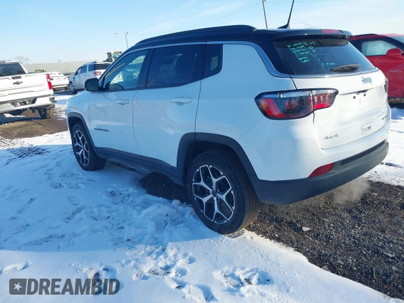2025 Jeep Compass Limited with VIN 3C4NJDCNXST531729, listed as a IAAI auction lot 41542033 with 1,323 mi miles and . Bid and sale history available at DreamBid. Image 3.