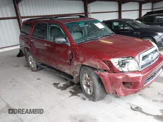 2008 Toyota 4Runner SR5 z VIN JTEZU14R58K013526, wystawiony jako IAAI lot #42300124 z przebiegiem 151 299 mil mil oraz . Historia ofert i sprzedaży dostępna na DreamBid. Obrazek 1.