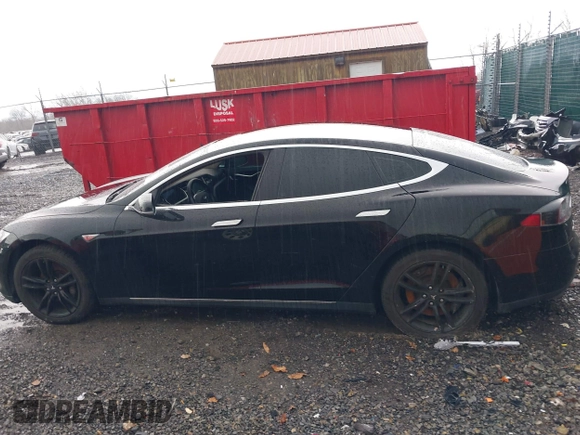 2014 Tesla Model S 60 with VIN 5YJSA1H18EFP28053, listed as a IAAI auction lot 41191521 with 82,207 mi miles and . Bid and sale history available at DreamBid. Image 13.