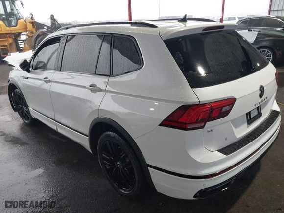 2022 Volkswagen Tiguan SE R-Line Black with VIN 3VVCB7AX8NM139424, listed as a IAAI auction lot 41197454 with 75,341 mi miles. Bid and sale history available at carsss.com. Image 3.