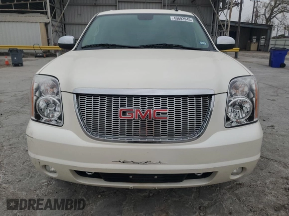 2009 GMC Yukon XL SLT w/4SB with VIN 1GKFC36J39R178579, listed as a Copart auction lot 49693945 with 209,135 mi miles and Salvage Title. Bid and sale history available at carsss.com. Image 5.