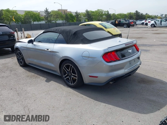 2020 Ford Mustang EcoBoost z VIN 1FATP8UH6L5131602, wystawiony jako IAAI lot #42228919 z przebiegiem 82 807 mil mil oraz . Historia ofert i sprzedaży dostępna na DreamBid. Obrazek 3.