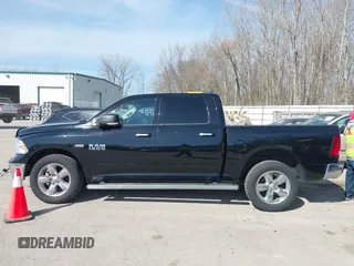 2014 Ram 1500 Big Horn z VIN 1C6RR7LT4ES420486, wystawiony jako IAAI lot #41792591 z przebiegiem 163 971 mil mil oraz . Historia ofert i sprzedaży dostępna na DreamBid. Obrazek 14.