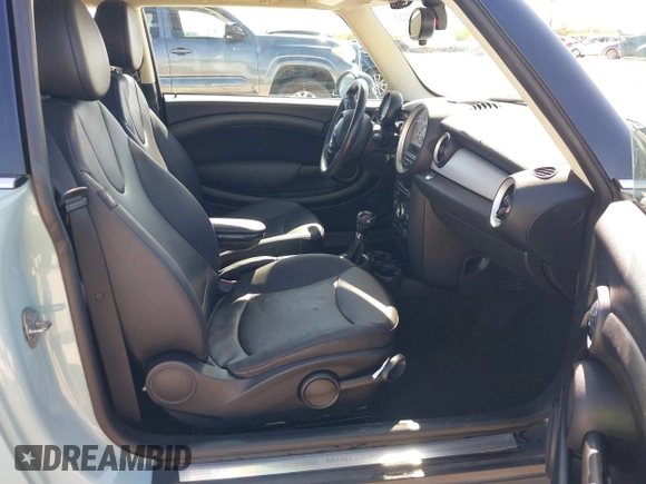2013 MINI Hardtop with VIN WMWSU3C57DT690398, listed as a IAAI auction lot 41989221 with 112,954 mi miles and . Bid and sale history available at DreamBid. Image 5.