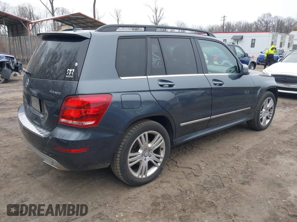2015 Mercedes-Benz GLK with VIN WDCGG8JB7FG441353, listed as a IAAI auction lot 42186381 with 88,390 mi miles. Bid and sale history available at carsss.com. Image 4.