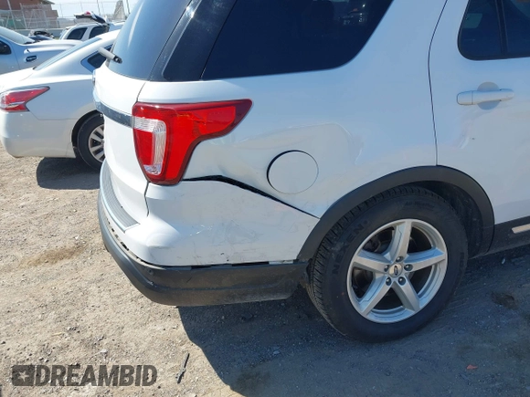 2018 Ford Explorer XLT z VIN 1FM5K7D85JGC71116, wystawiony jako IAAI lot #41901774 z przebiegiem 68 957 mil mil oraz . Historia ofert i sprzedaży dostępna na DreamBid. Obrazek 17.