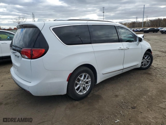2020 Chrysler Pacifica Touring L 35th Anniversary with VIN 2C4RC1BG7LR115610, listed as a Copart auction lot 78897364 with 67,598 mi miles and Clean Title. Bid and sale history available at carsss.com. Image 3.