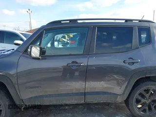2017 Jeep Renegade Latitude with VIN ZACCJBBBXHPG26584, listed as a IAAI auction lot 41571110 with 75,484 mi miles. Bid and sale history available at carsss.com. Image 14.
