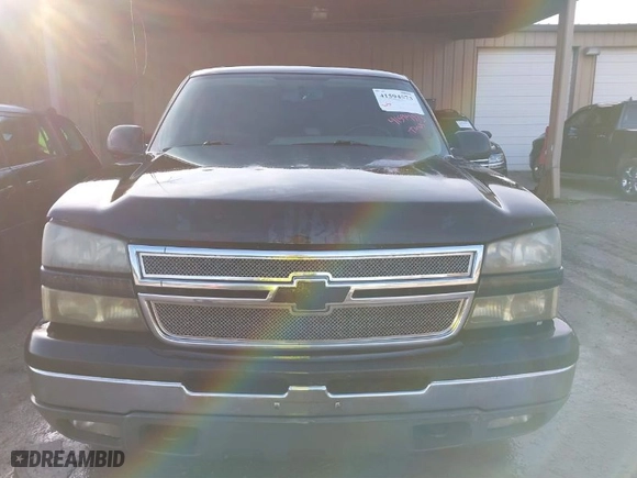 2006 Chevrolet Silverado 1500 LT1 with VIN 2GCEC13T561124724, listed as a IAAI auction lot 41594573 with 1 mi miles. Bid and sale history available at carsss.com. Image 6.