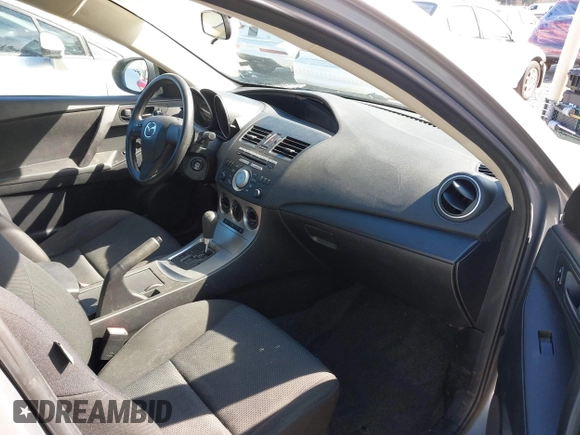 2011 Mazda Mazda3 i Sport with VIN JM1BL1UG4B1480828, listed as a IAAI auction lot 41868170 with 136,876 mi miles. Bid and sale history available at carsss.com. Image 5.