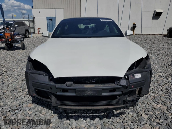 2018 Tesla Model S 75D with VIN 5YJSA1E26JF292682, listed as a Copart auction lot 62767065 with 101,433 mi miles and Salvage title. Bid and sale history available at DreamBid. Image 5.