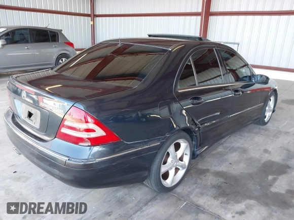 2005 Mercedes-Benz C 230 Kompressor с VIN WDBRF40J55F651844, выставлен на аукционе IAAI как лот 42831284 с пробегом 163 479 миль миль и . История ставок и продаж доступна на DreamBid. Изображение 4.