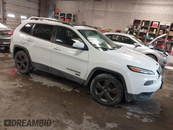 2017 Jeep Cherokee Latitude z VIN 1C4PJMCB5HW509073, wystawiony jako IAAI lot #41563435 z przebiegiem 108 737 mil mil oraz . Historia ofert i sprzedaży dostępna na DreamBid. Obrazek 1.