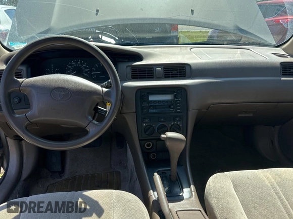 2000 Toyota Camry CE with VIN 4T1BG22K0YU002152, listed as a Copart auction lot 47271295 with 366,513 mi miles and Clean Title. Bid and sale history available at DreamBid. Image 9.
