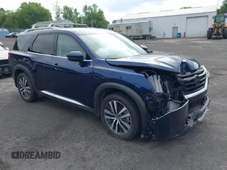 2022 Nissan Pathfinder Platinum with VIN 5N1DR3DJ6NC258861, listed as a IAAI auction lot 42658438 with 22,068 mi miles and . Bid and sale history available at DreamBid. Image 1.