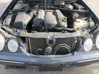 2001 Mercedes-Benz E-Class AWD with VIN WDBJH82J81X052002, listed as a Copart auction lot 82832724 with 187,464 mi miles and Salvage Title. Bid and sale history available at carsss.com. Image 11.