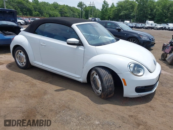 2015 Volkswagen Beetle Classic с VIN 3VW517AT4FM809038, выставлен на аукционе IAAI как лот 42621859 с пробегом 106 118 миль миль и . История ставок и продаж доступна на DreamBid. Изображение 1.